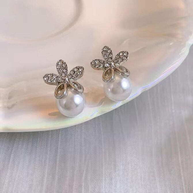Cinderella Silver Flower Pearl Stud Earrings
