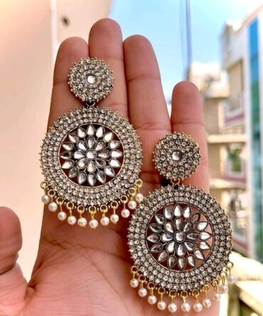 ROUND STONE EARRINGS(WHITE)