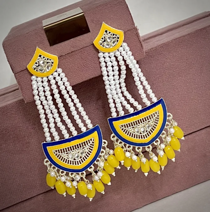 AMAIRA PEARL EARRINGS (YELLOW)